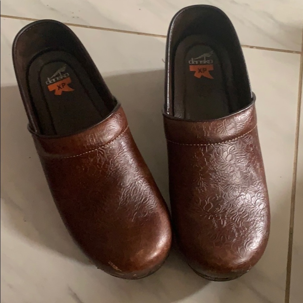 Dansko XP Pro - Brown floral tooled